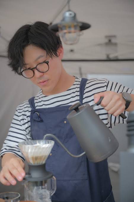 COFFEE ROASTERY NIMのバリスタ